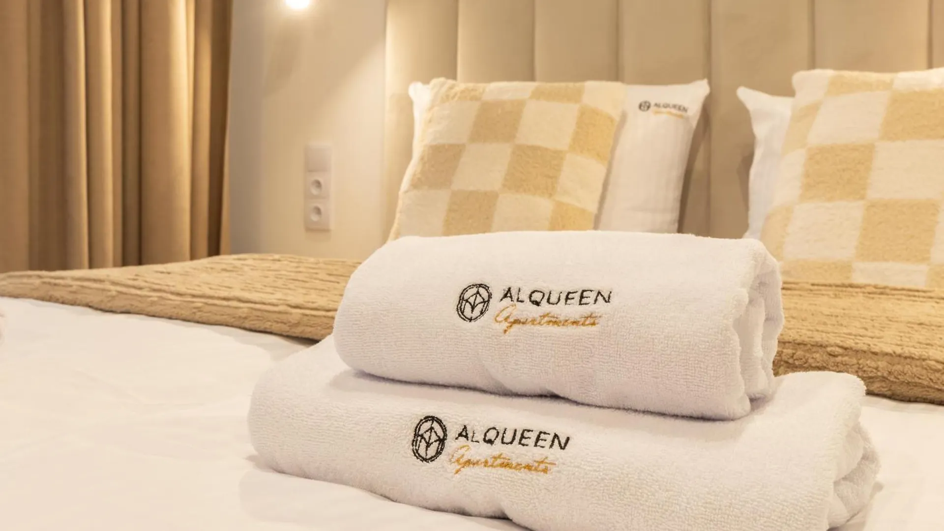 Apartament Pod Zurawiem Chmielna 110 By Alqueen Apartments Gdańsk Polen